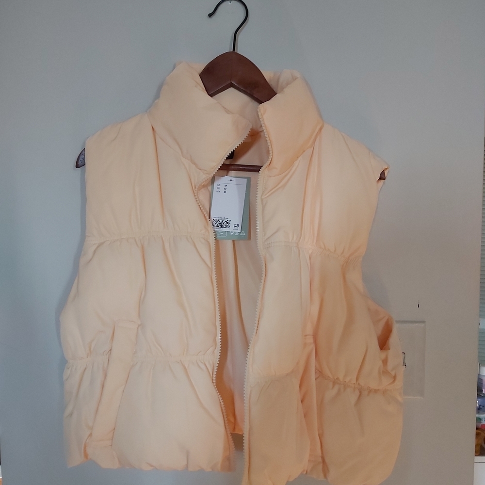 Cropped Puffer Vest